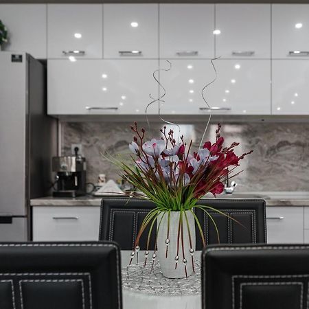 City Apartments - A Brand New Luxury & Comfy 2 Asenovgrad Exteriör bild