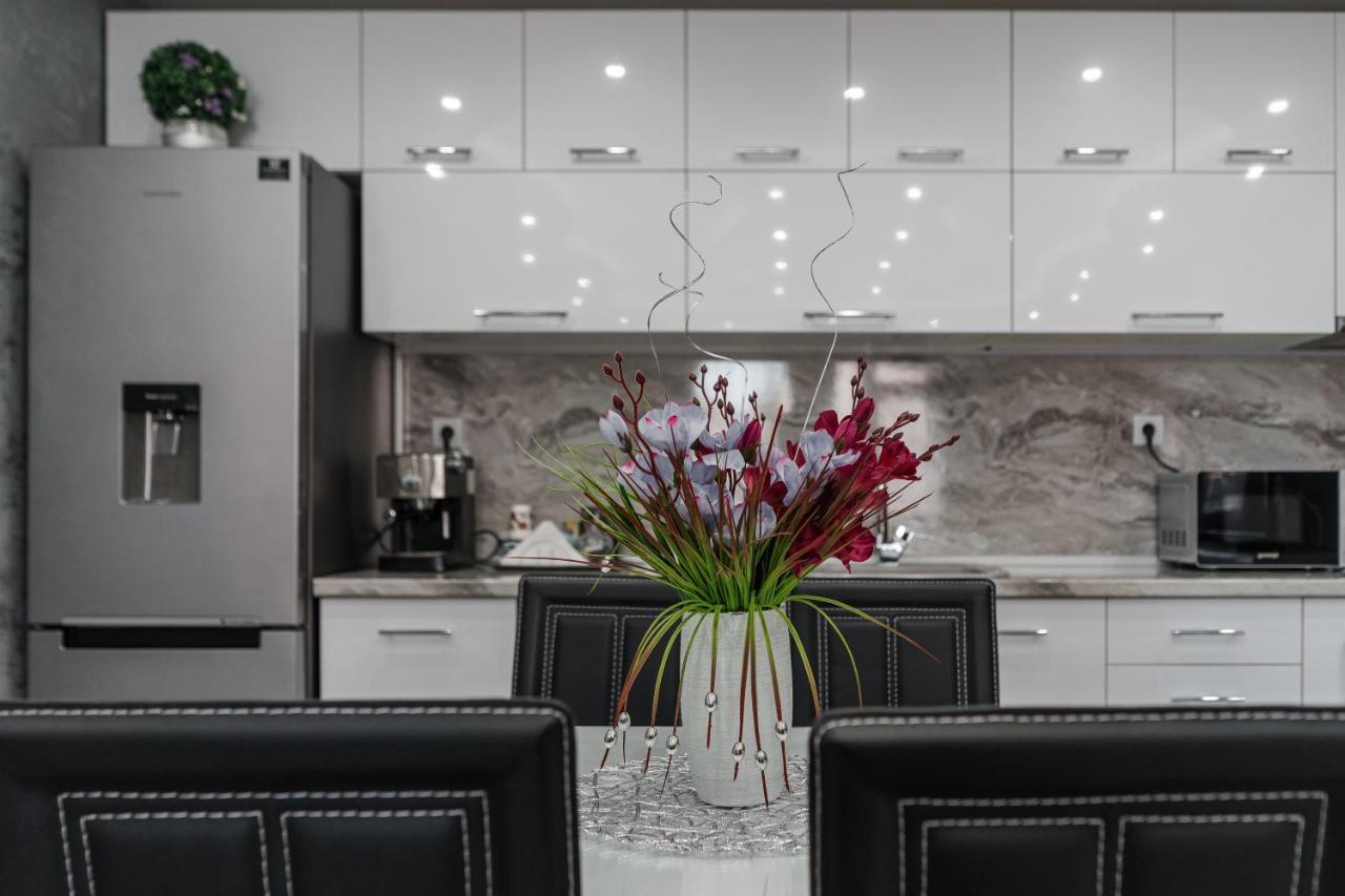 City Apartments - A Brand New Luxury & Comfy 2 Asenovgrad Exteriör bild